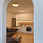 Otium 3min Walk To Appartement Golem (Tirana)