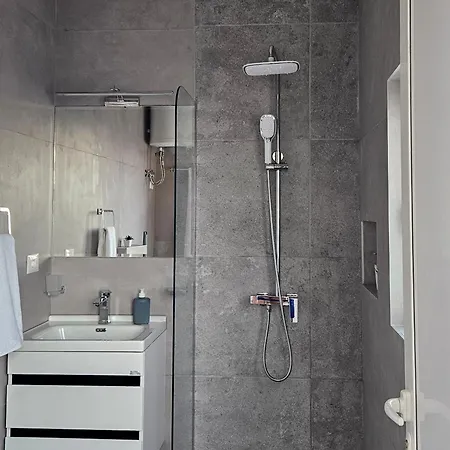Lejlighed Otium 3min Walk To Golem (Tirana)