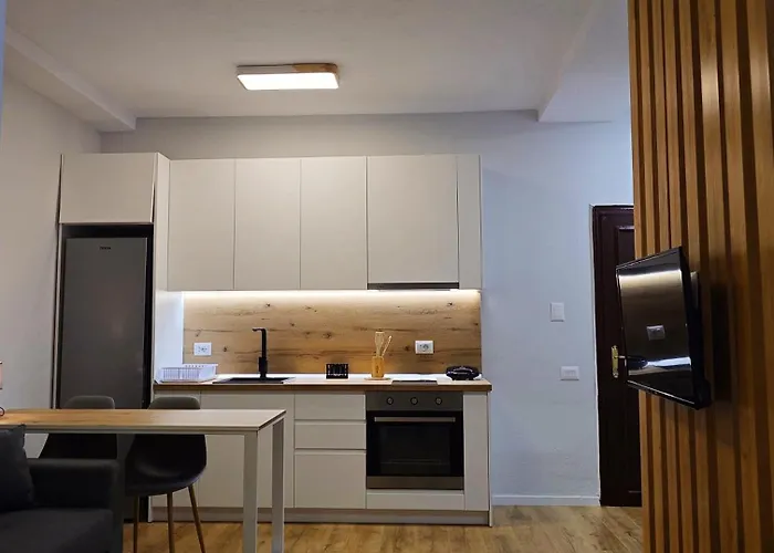 Apartment Otium 3min Walk To Golem (Tirana)